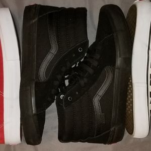 ‼‼*SOLD*‼‼ Triple black Van's pro
